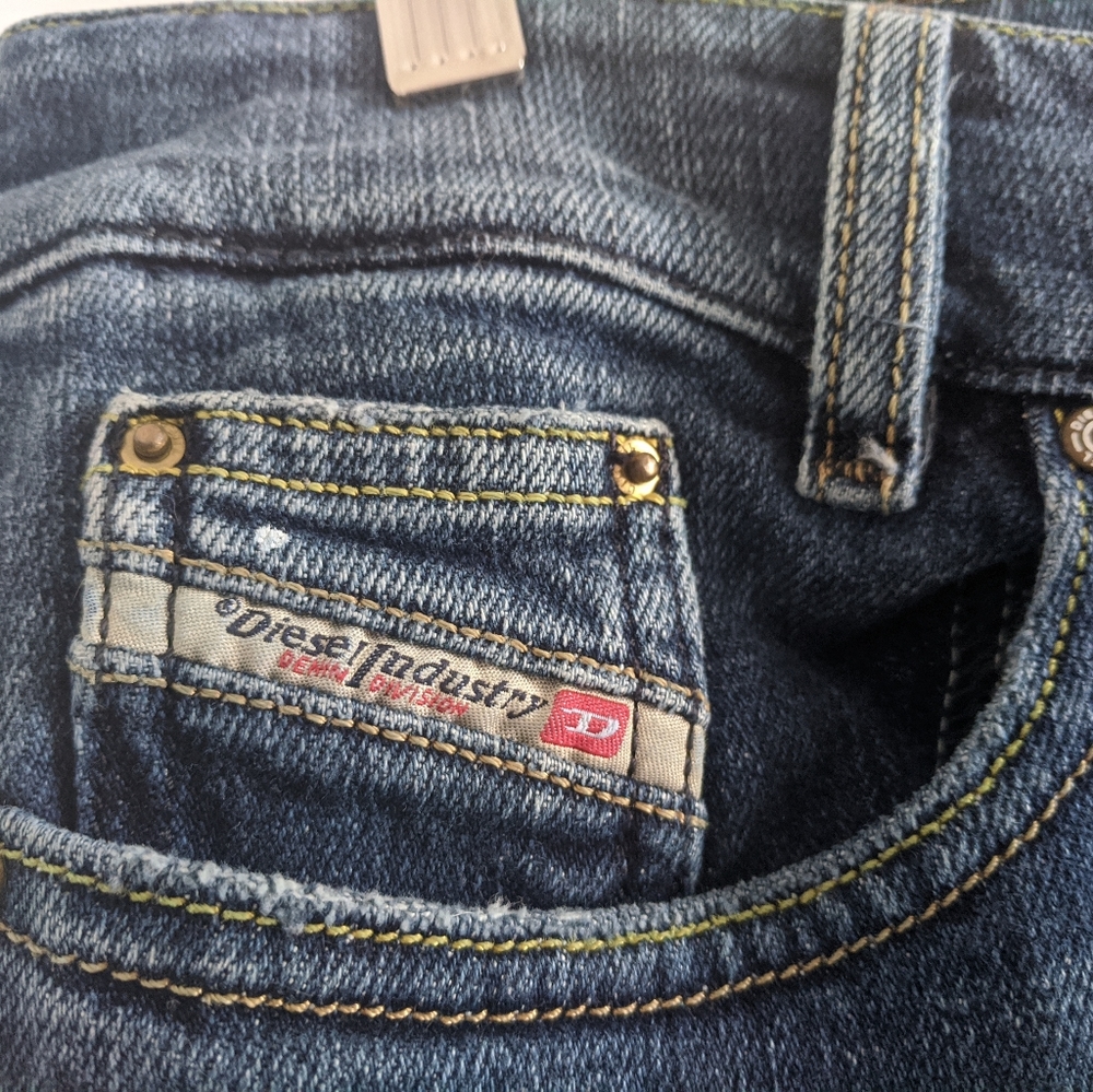 Jeans - Picture 2 of 4